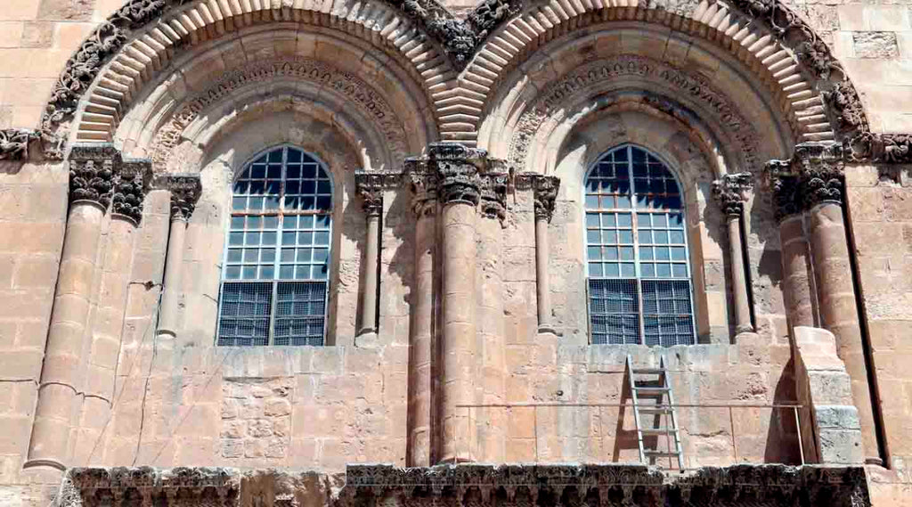 Status Quo Ladder at Church of the Holy Sepulchre
