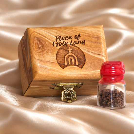 Holy soil from Jerusalem with natural olive wood presentation box